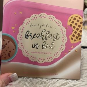 Beauty Bakerie Breakfast In Bed EyeshadowPaletteBN
